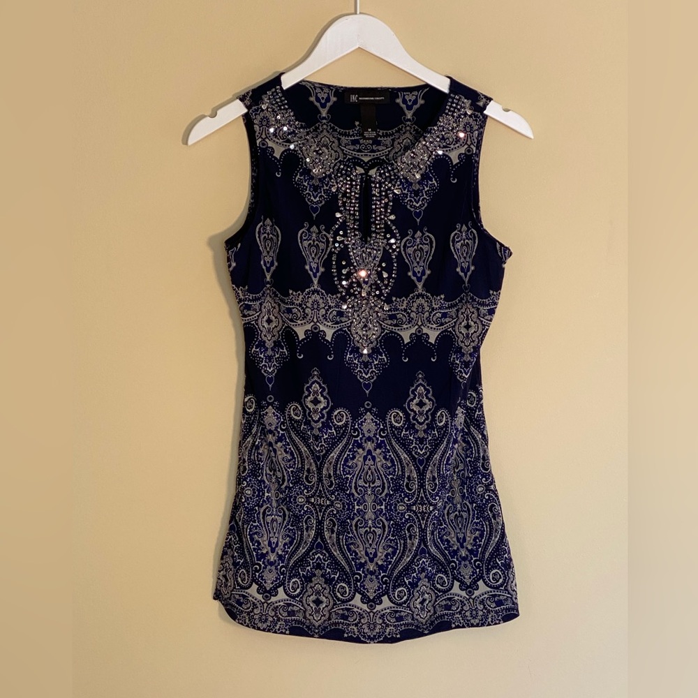 Summer dressy casual shirt.  Looks great with white pants or shorts.